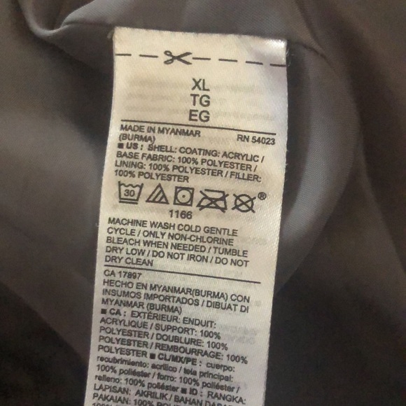 Old navy quilted vest. - Picture 3 of 3